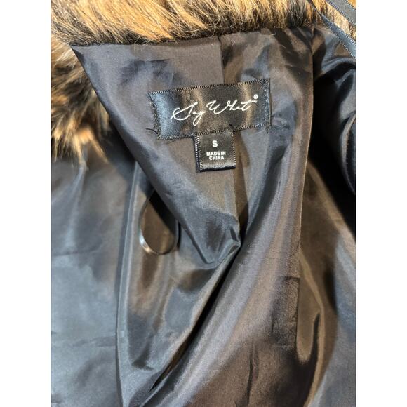 Say What? Size Small Cropped Faux Fur Jacket - Picture 4 of 5